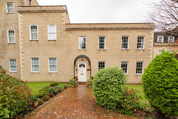 2 Bedroom Flat For Sale In Cedar Hall, Frenchay, BS16