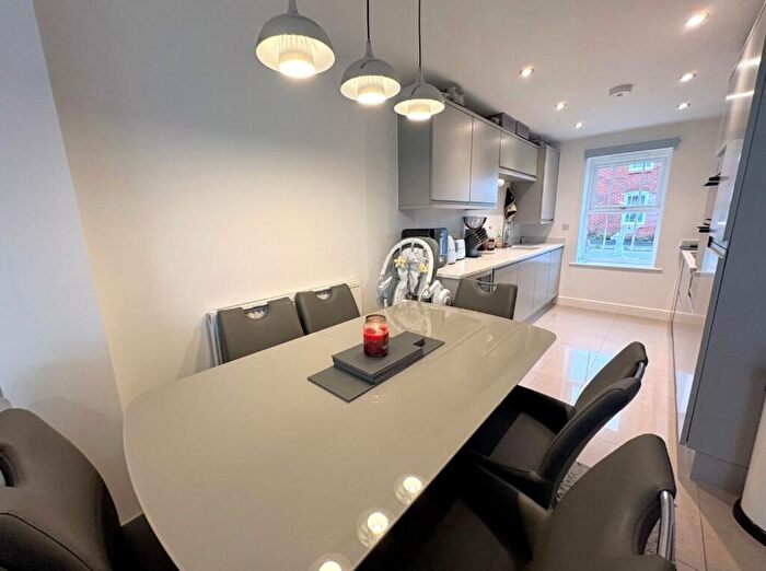 4 Bedroom Semi-Detached House For Sale In Boundary Way, Glapwell, S44