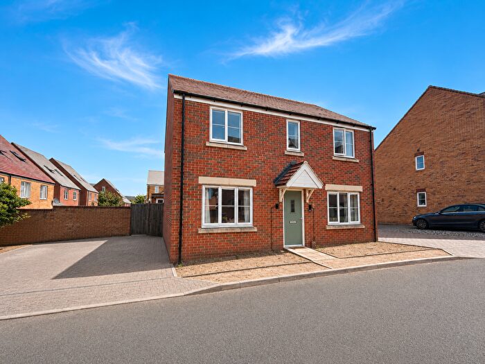 4 Bedroom Detached House For Sale In Green Oak Crescent, Sittingbourne, ME9