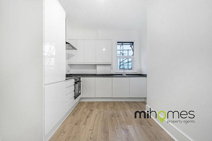 2 Bedroom Apartment For Sale In Wood Street, EN5