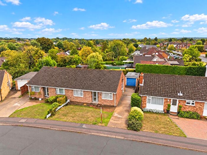 2 Bedroom Bungalow For Sale In Dell Rise, Park Street, St. Albans, Hertfordshire, AL2