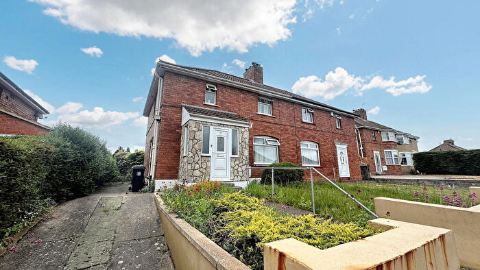 4 Bedroom Semi-Detached House To Rent In Pen Park Road, Bristol, , Gb, BS10