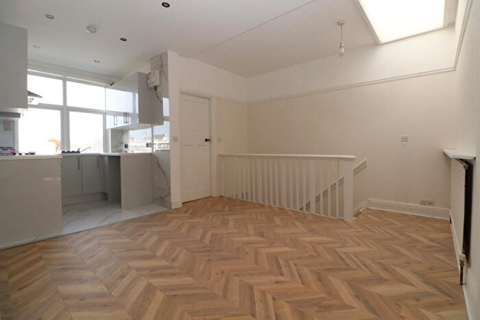 3 Bedroom Maisonette To Rent In Carnarvon Road, CO15