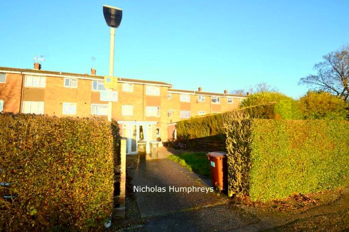 6 Bedroom House To Rent In De Havilland Close, AL10