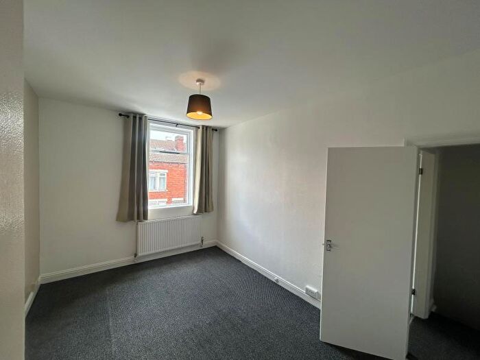 2 Bedroom Terraced House To Rent In Longroyd Grove, LS11