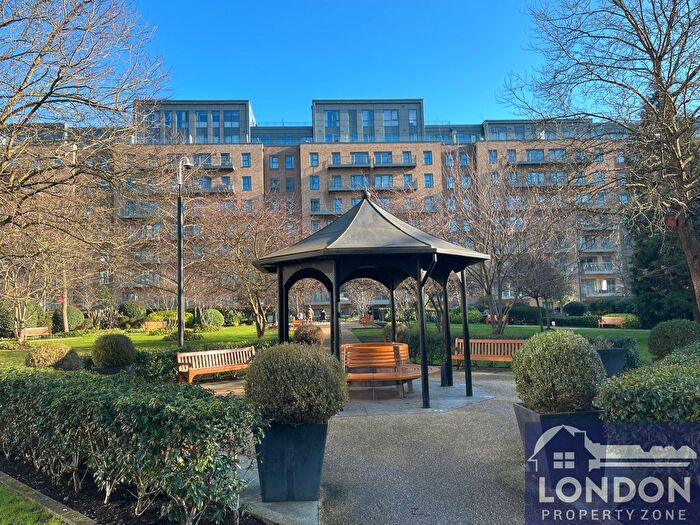 3 Bedroom Flat To Rent In Beaufort Square, Colindale, London, NW9