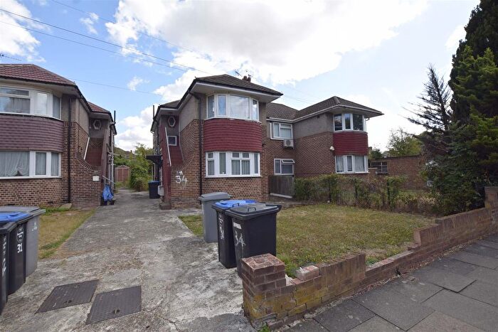 2 Bedroom Maisonette For Sale In Fernwood Avenue, Wembley, Middlesex, HA0