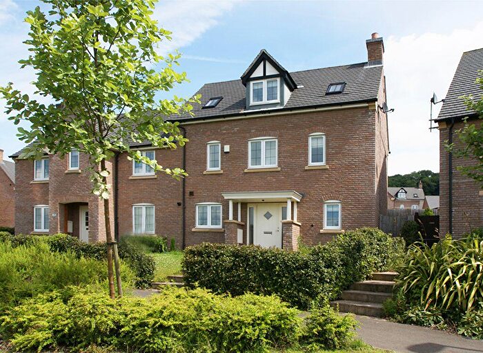 3 Bedroom Semi-Detached House For Sale In Hillside Gardens, Matlock, DE4