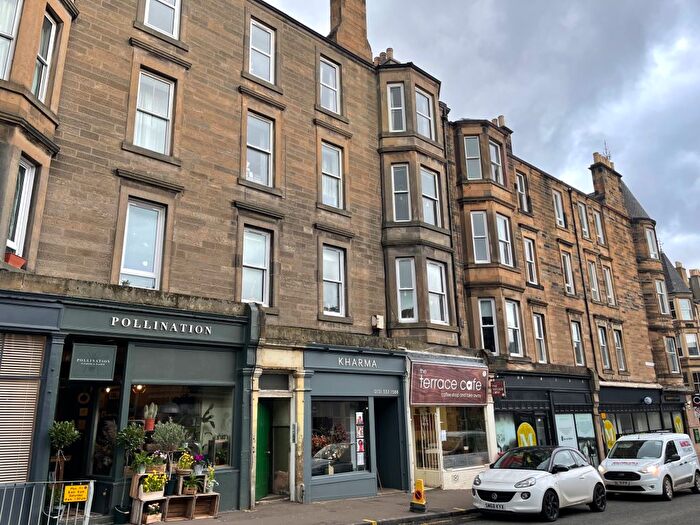 4 Bedroom Flat To Rent In Ashley Terrace, Edinburgh, EH11