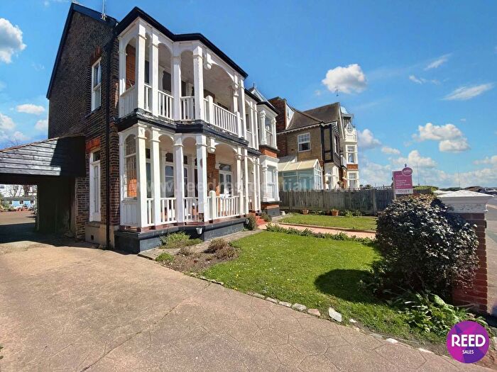2 Bedroom Flat To Rent In Chalkwell Esplanade, Westcliff On Sea, SS0