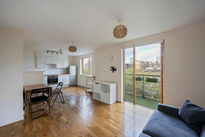 2 Bedroom Flat To Rent In Cremer Street, London, E2