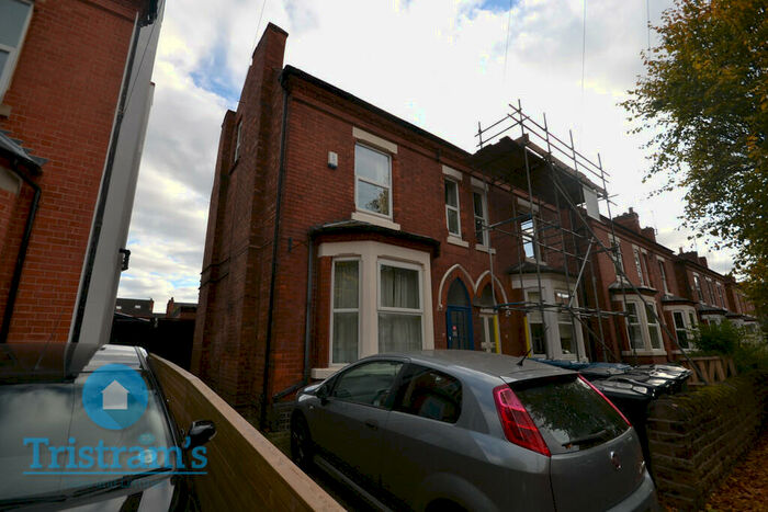 8 Bedroom Town House To Rent In Chaworth Road, NG2