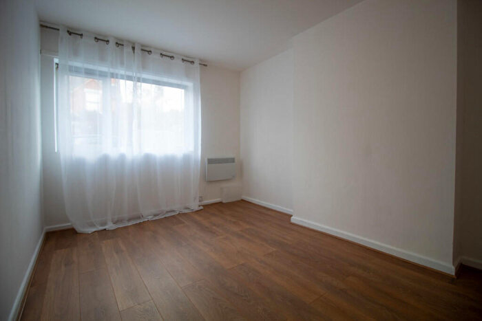 1 Bedroom Flat To Rent In Vale Road, Colwick, Nottingham, NG4