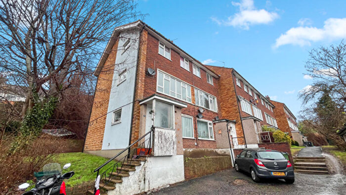 2 Bedroom Flat For Sale In Flat, Byron House, Chapel Close, Crayford, Dartford, DA1