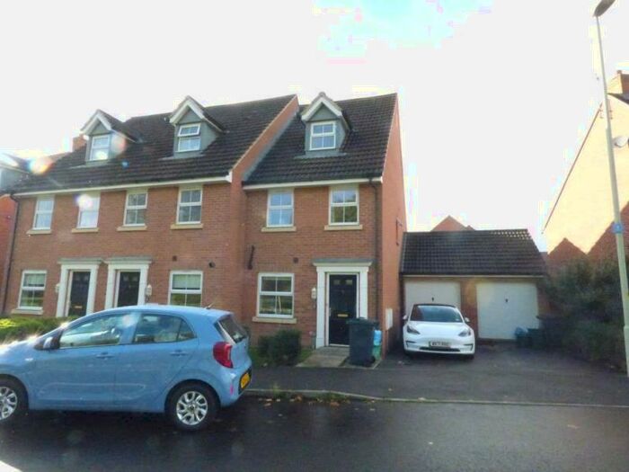 3 Bedroom Town House To Rent In Goose Bay Drive, Kingsway, GL2