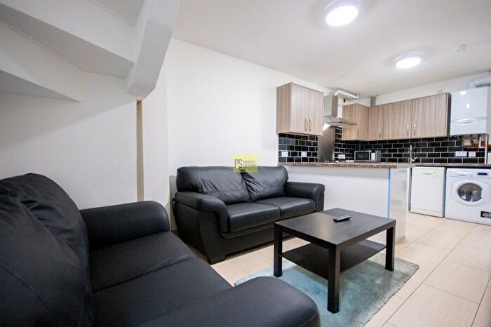 6 Bedroom Terraced House To Rent In Dawlish Road, Selly Oak, Birmingham, B29