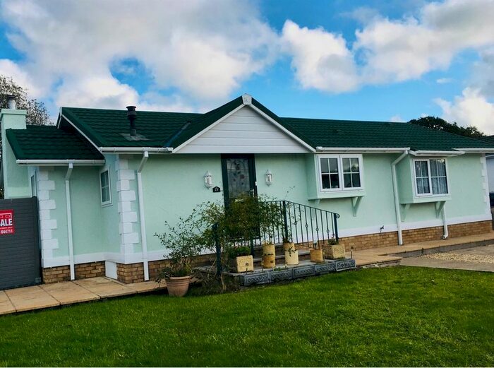 2 Bedroom Mobile/park Home For Sale In Cannisland Park, Glamorgan, Swansea SA3