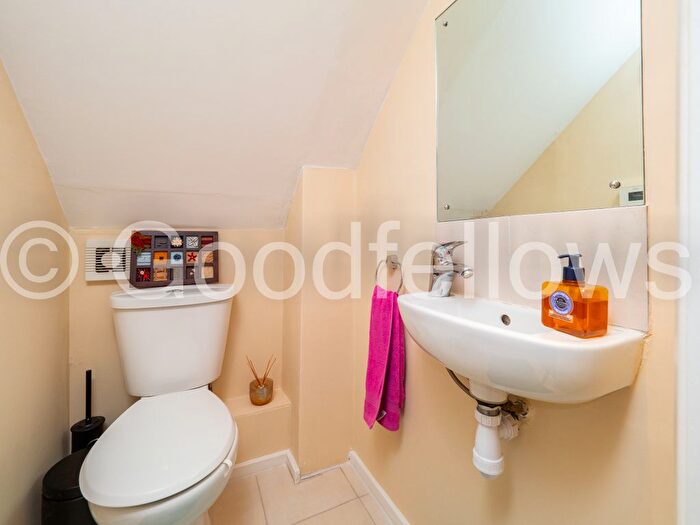 2 Bedroom Detached House To Rent In Upper Vernon Road, Sutton, SM1