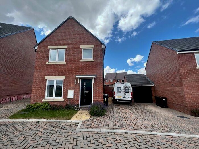 3 Bedroom Detached House To Rent In Merino Road, Andover, SP11