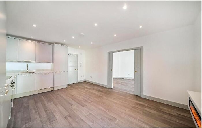 1 Bedroom Flat To Rent In Norbury Crescent, London, SW16