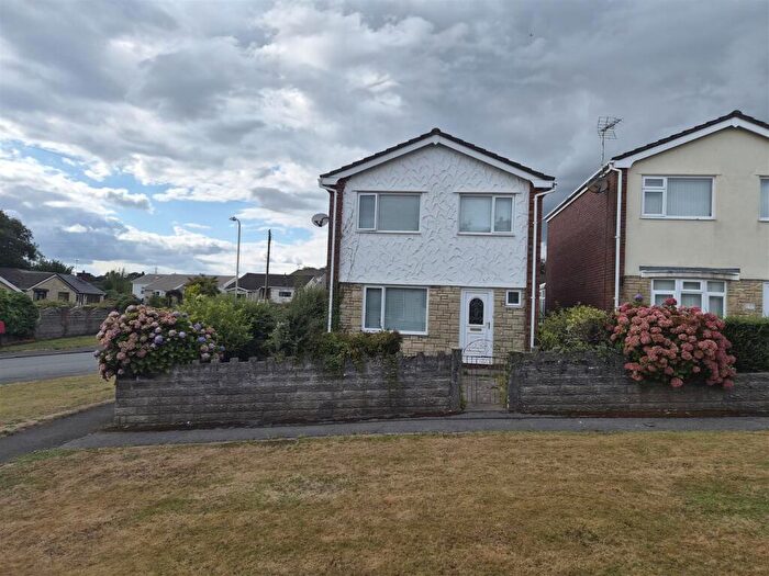 3 Bedroom Detached House For Sale In Heol Dafydd, Pontyclun, CF72