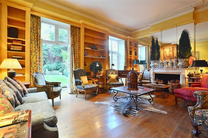 2 Bedroom Flat To Rent In Warwick Avenue, Little Venice, London, W9