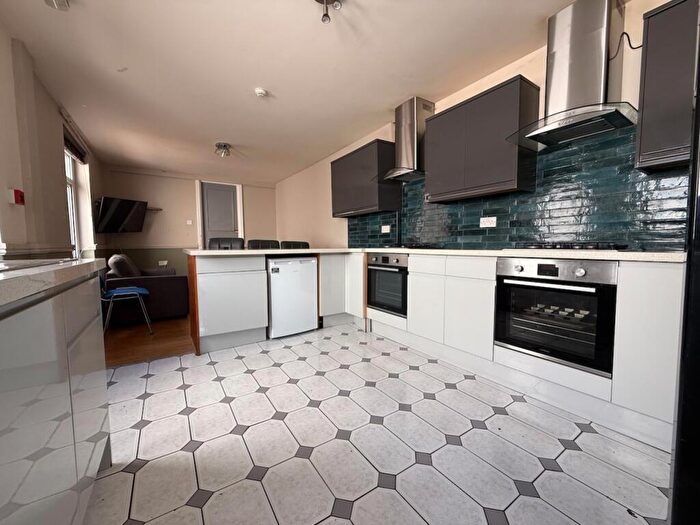 7 Bedroom Terraced House To Rent In Harriet Street, Cathays, CF24