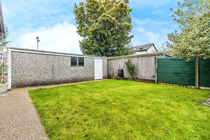2 Bedroom Detached Bungalow To Rent In Bolton Road, Salford, M6