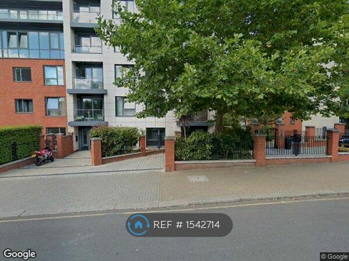 2 Bedroom Flat To Rent In Portland House, London, SW15