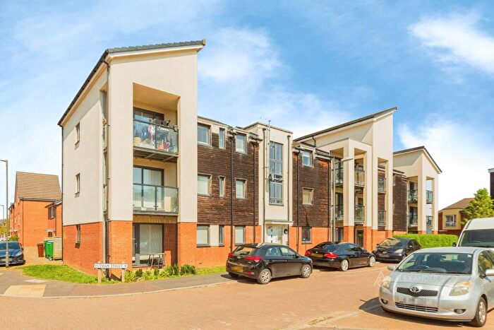 2 Bedroom Flat To Rent In Putman Street, Aylesbury, Buckinghamshire, HP19