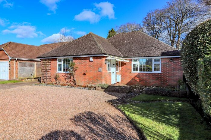 3 Bedroom Bungalow For Sale In Cottage Lane, Westfield, TN35