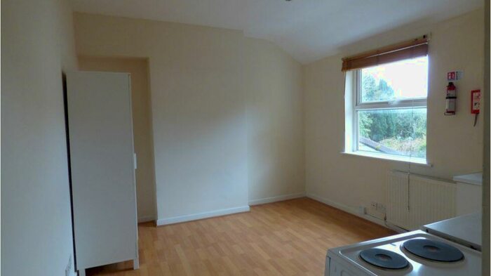 Studio To Rent In Ely Road, Llandaff, Cardiff, CF5