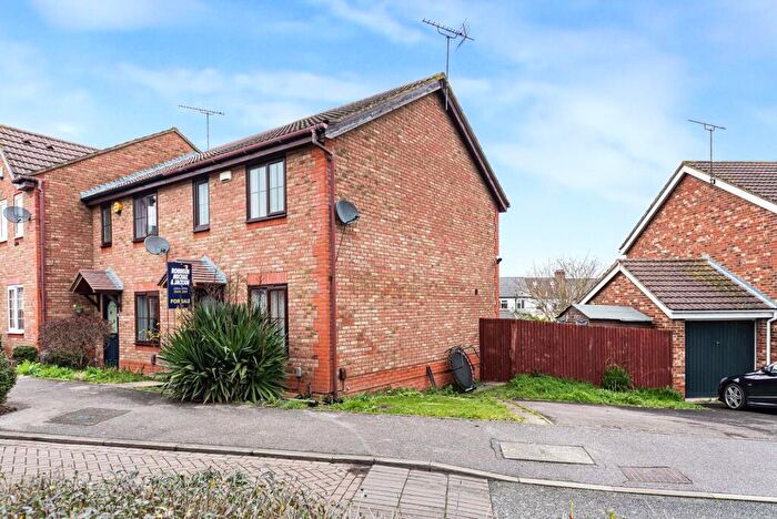 2 Bedroom House For Sale In Rosebank Gardens, Northfleet, Kent, DA11