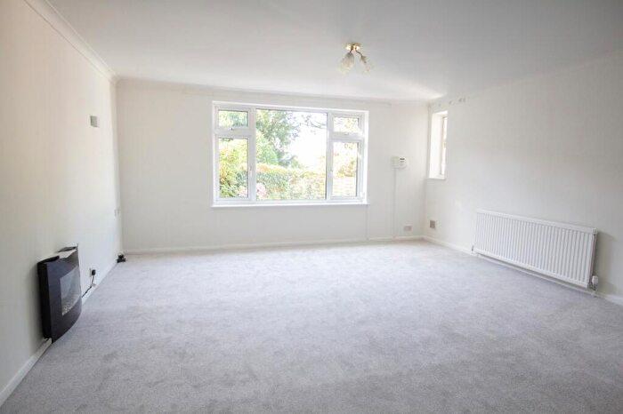 2 Bedroom Detached Bungalow To Rent In Parkfields Drive, Derby, Derbyshire, DE22
