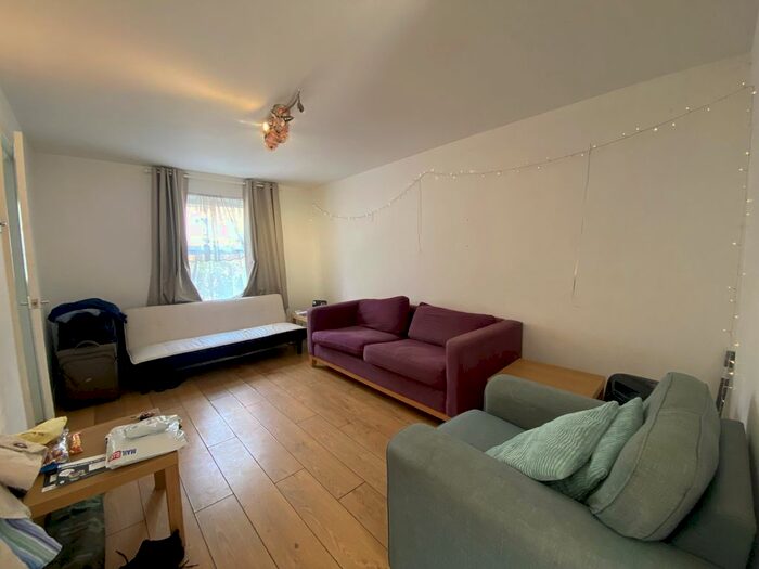 4 Bedroom End Of Terrace House To Rent In Chaucer Drive, Bermondsey, SE1