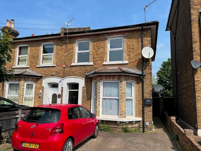 2 Bedroom Maisonette To Rent In The Greenway, Uxbridge, UB8