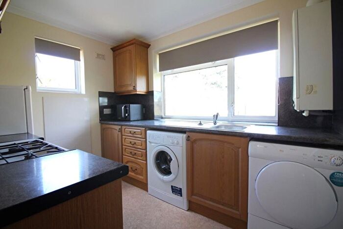 2 Bedroom Flat To Rent In Ravenswood Gardens, Isleworth, TW7