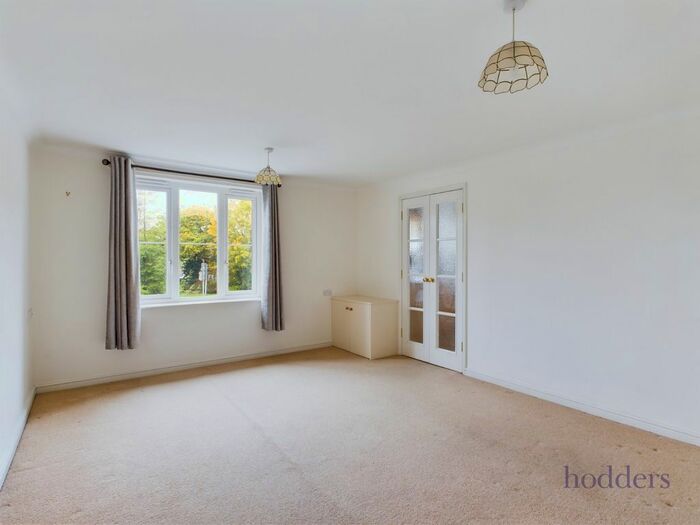 1 Bedroom Flat To Rent In Oyster Lane, Byfleet, West Byfleetflat, B, Surrey, KT14
