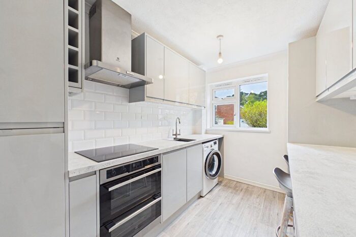 3 Bedroom End Terrace House To Rent In Pinewood Park, Farnborough, Hampshire, GU14