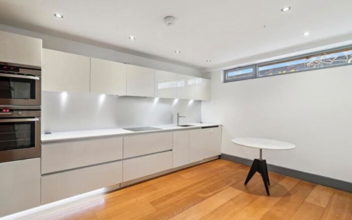 3 Bedroom Mews To Rent In Bendall Mews, Marylebone, London, NW1