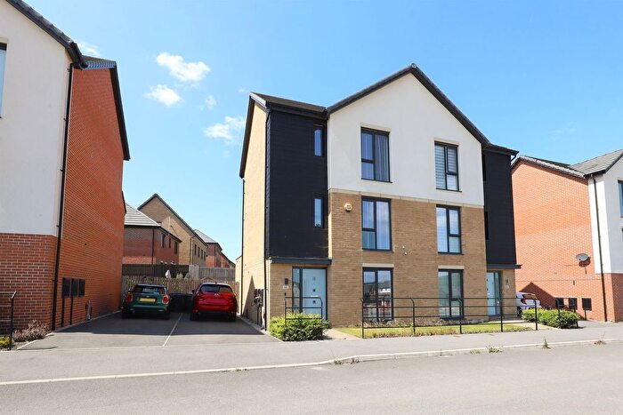 4 Bedroom Semi-Detached House For Sale In Cherry Wood Way, Waverley, S60