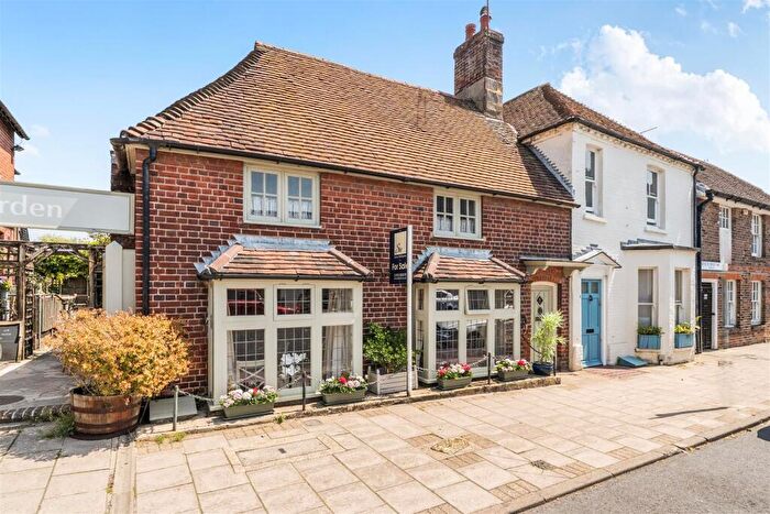 3 Bedroom Cottage For Sale In Queen Street, Arundel, BN18
