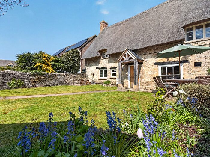 4 Bedroom Cottage For Sale In Witney Road, Ducklington Witney, OX29