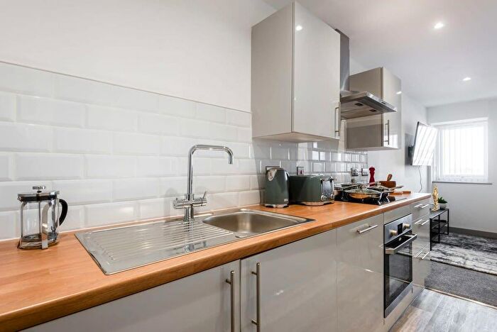 1 Bedroom Flat To Rent In Apartment George House, - George Street, Hull, HU1