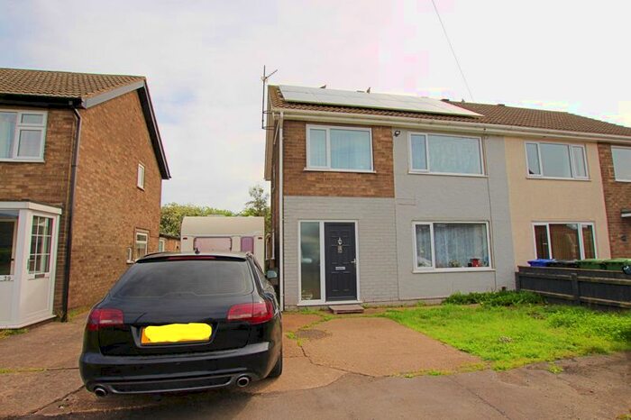 3 Bedroom Semi-Detached House To Rent In Talbot Road, Immingham, DN40