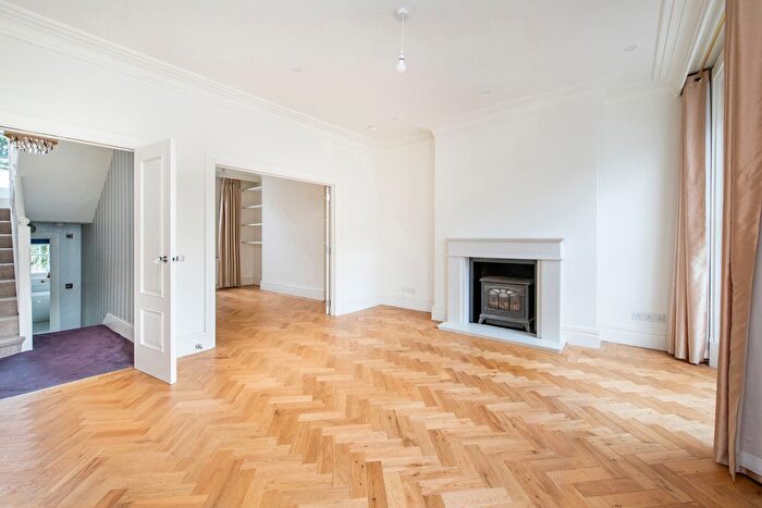 4 Bedroom Terraced House To Rent In Parkway, Camden, NW1