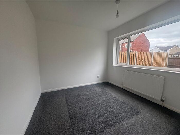 2 Bedroom Flat To Rent In Denby Dale Road East, Durkar, Wakefield, WF4