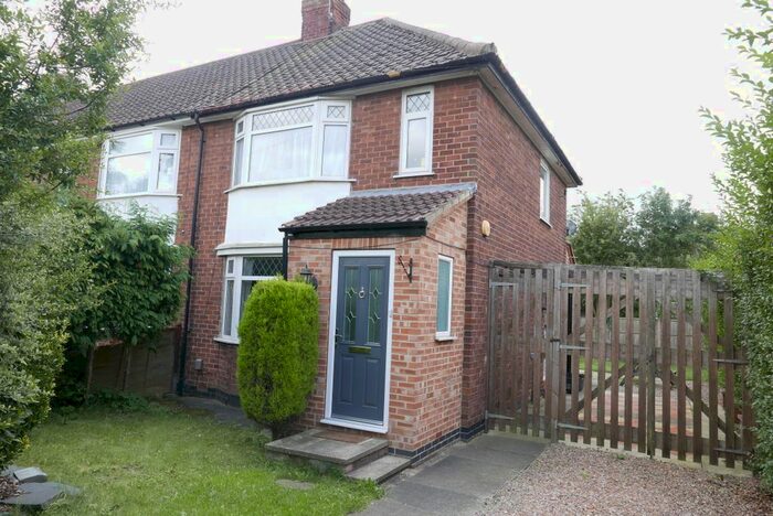 3 Bedroom Semi-Detached House To Rent In Hamilton Drive East, York, YO24