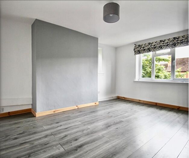 3 Bedroom Apartment To Rent In Waulking Mill Road, Clydebank, G81