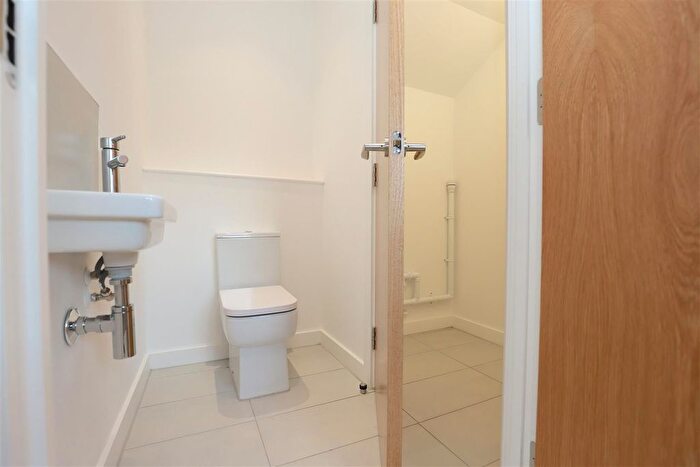 3 Bedroom Town House For Sale In Paderborn Way, Bolton, BL1 - Photo 2